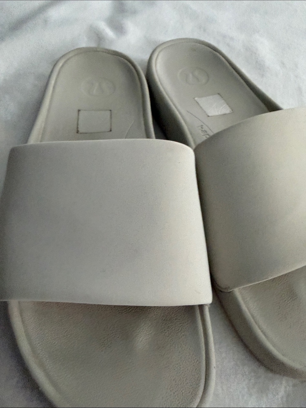 Lululemon Restfeel Cream Slide Sandals - Picture 6 of 7
